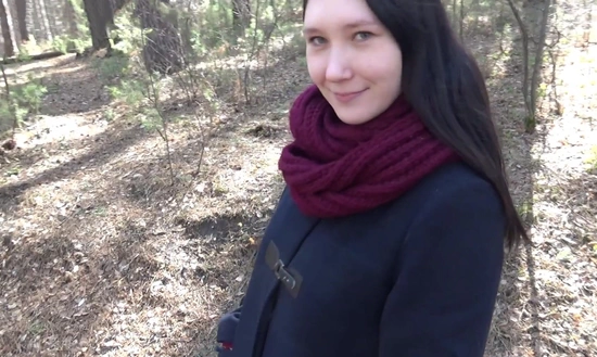 Русская девушка сторговалась с незнакомцем на минет за 1000 рублей