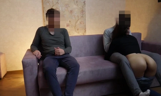 Друг оказался не лишним и присоединился к молодой парочке - лучших друзей!