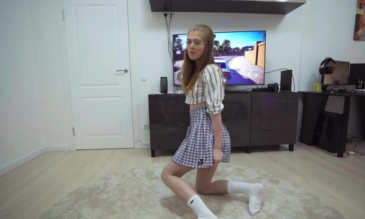 Парень просто хотел играть в соньку, но его подружка захотела секса!
