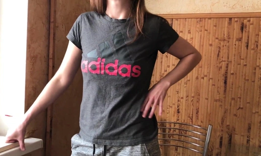 Сводный брат помог девушке подготовиться к её первому сексу с парнем!