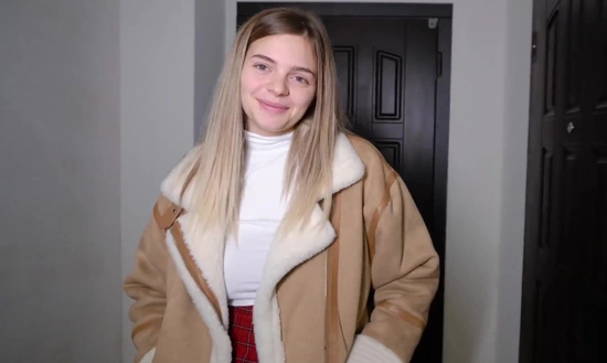 Студентка позволила другу распечатать ей попку - на первом свидании!