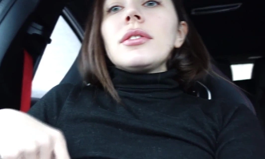 Симпатичная студентка решила оплатить за таки - натурой!