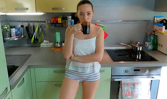 Русская жена-шлюшка изменяет с соседом, пока мужа нет дома!