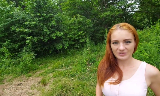 Куда мы идем? Сейчас увидишь! Затянула парня в укромное место, чисто ради минета.
