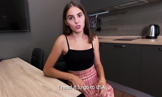 Русская милашка просто хотела выучить английский, а репетитор соблазнил ее и трахнул