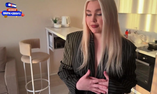 Риелторша Блондесса впаривает квартиру и заодно свой тугой анал клиенту